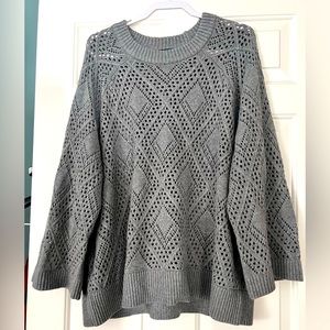 Torrid Size 3 gray crew neck sweater